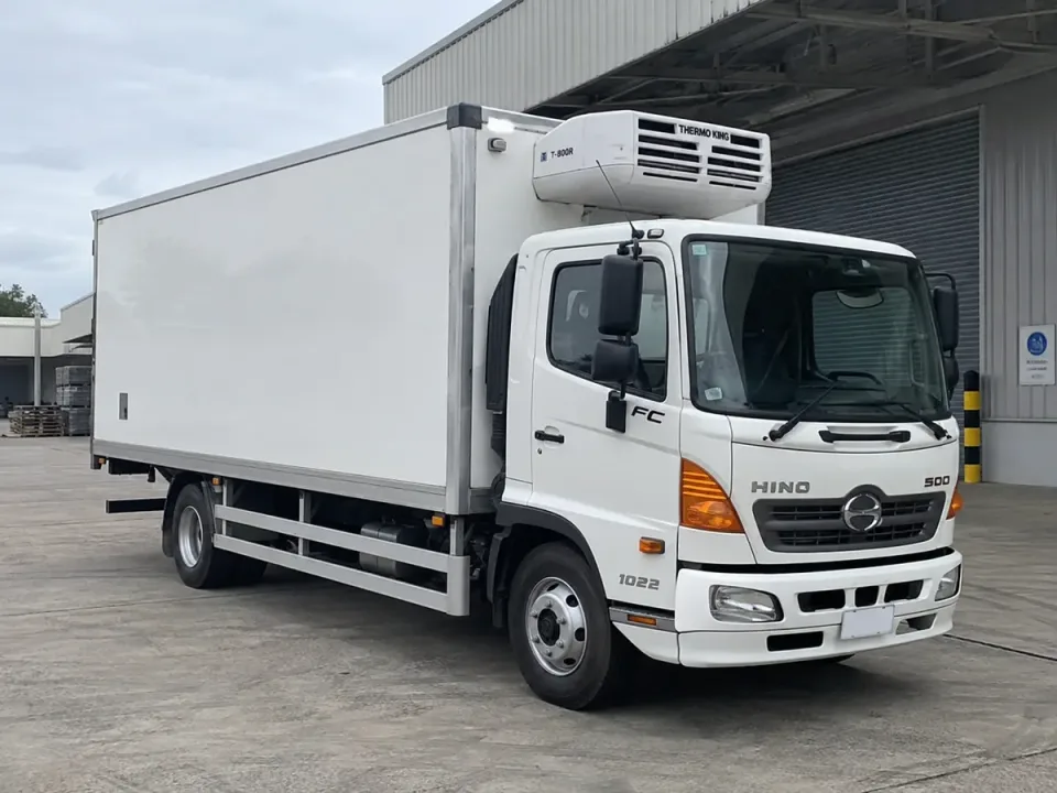 Hino Ranger · Рефрижератор · 5 т — перевозчик Грузоперевозки на рефрижераторе Hino Ranger, Барнаул